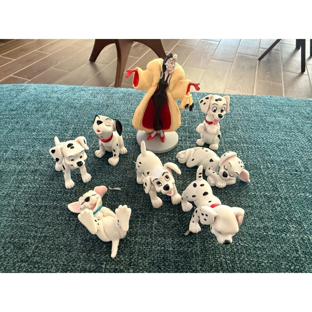 Disney 101 Dalmations 8 PVC Figures Cruellla